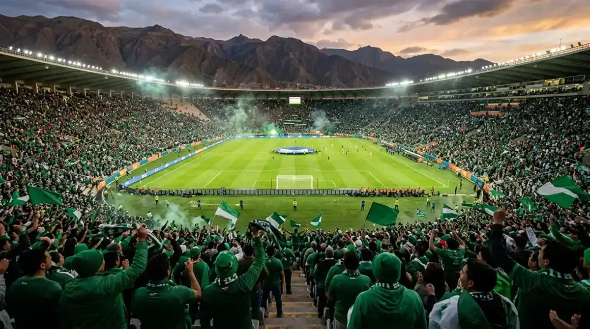 Estadio Azteca täynnä katsojia MM-ottelussa Mexico Cityssä